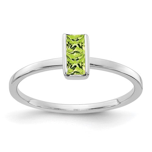 14k white gold peridot ring with a vibrant green gemstone, Solomon Jewelers jewelry ring, detailed close-up image