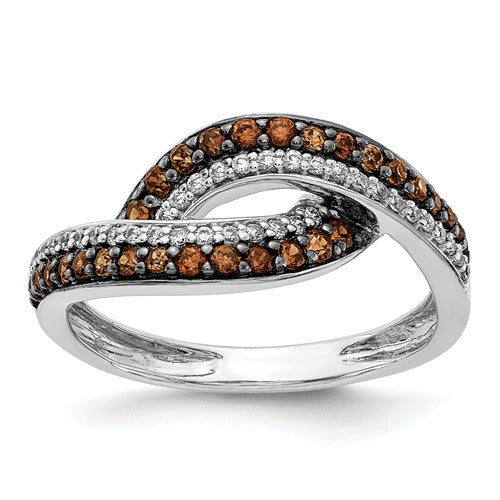 14k white gold ring with white champagne diamonds and black rhodium accents, showcasing elegant jewelry design.