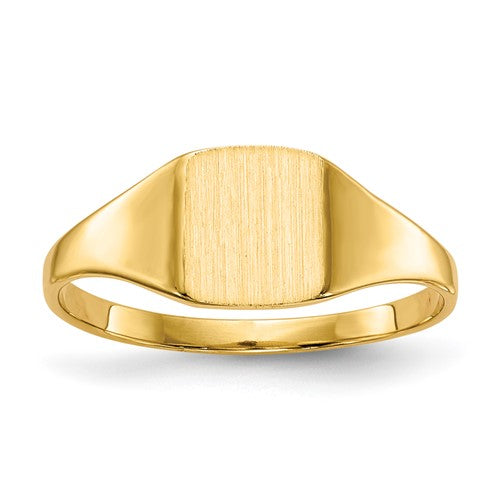 14k gold closed back signet ring with 6.5x7.0mm size, showcasing detailed craftsmanship and a polished finish.