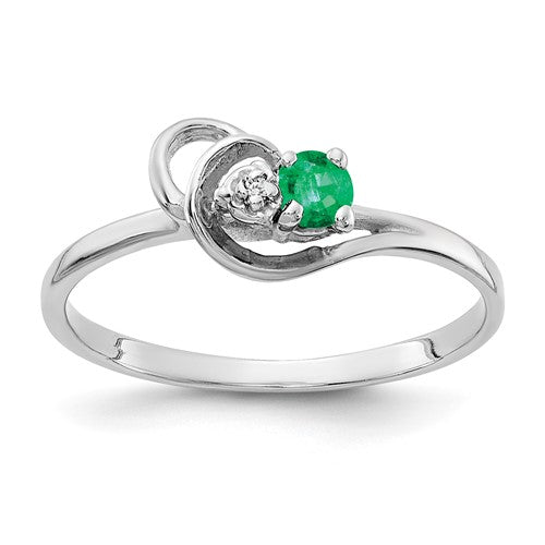 14k white gold emerald and AA diamond ring, showcasing a stunning green emerald centerpiece surrounded by sparkling diamonds.