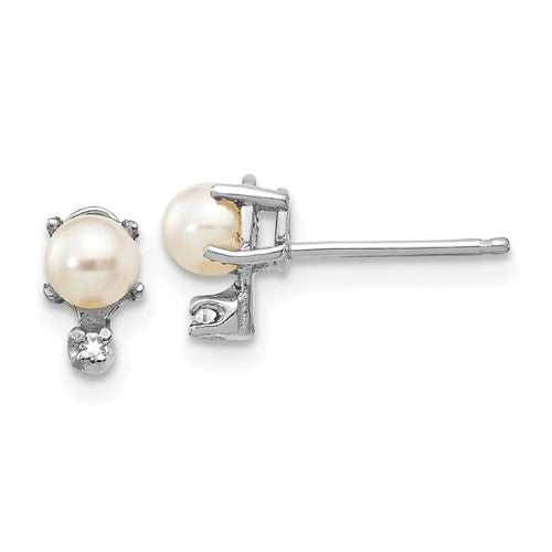 14k-white-gold-diamond-and-fw-cultured-pearl-birthstone-earrings-SolomonJeweler-Wichita-KS-CustomJewelry