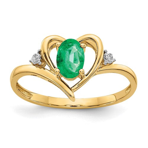 14k gold emerald and diamond heart ring, Solomon Jewelers jewelry featuring a central emerald gemstone and sparkling diamonds.