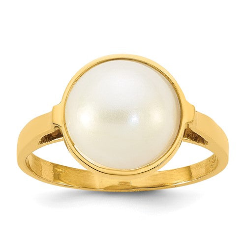 14k gold ring with a polished 10-11mm saltwater cultured Mabe pearl, showcasing elegant jewelry design.