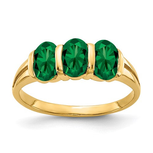 14k gold oval Mount St. Helens ring with 6x4mm setting, featuring detailed volcanic mountain design, jewelry ring by Solomon Jewelers