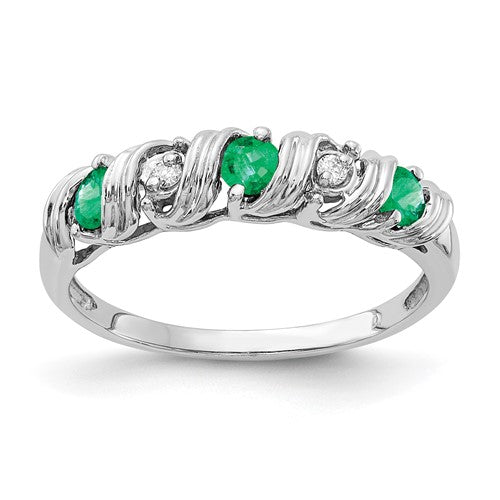 14k white gold ring with 2.75mm emerald and AA diamonds, showcasing elegant jewelry design and sparkling gemstone accents.