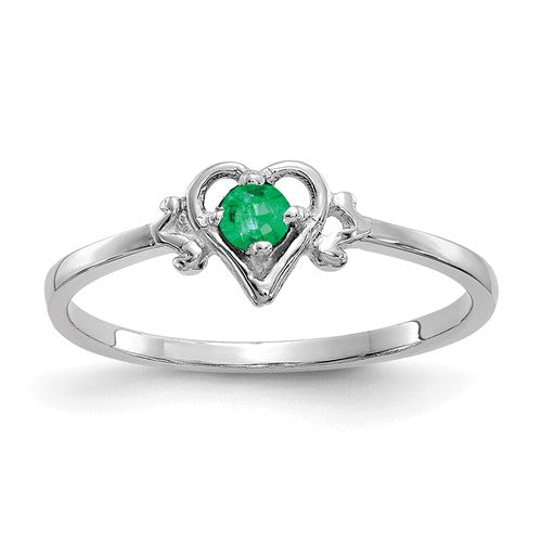 14K white gold emerald birthstone heart ring featuring a sparkling green gemstone and elegant design.