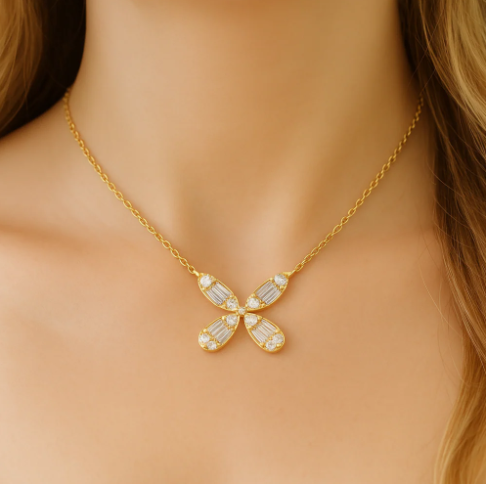 Women’s 14KT Gold Butterfly Diamond Necklace Close-Up