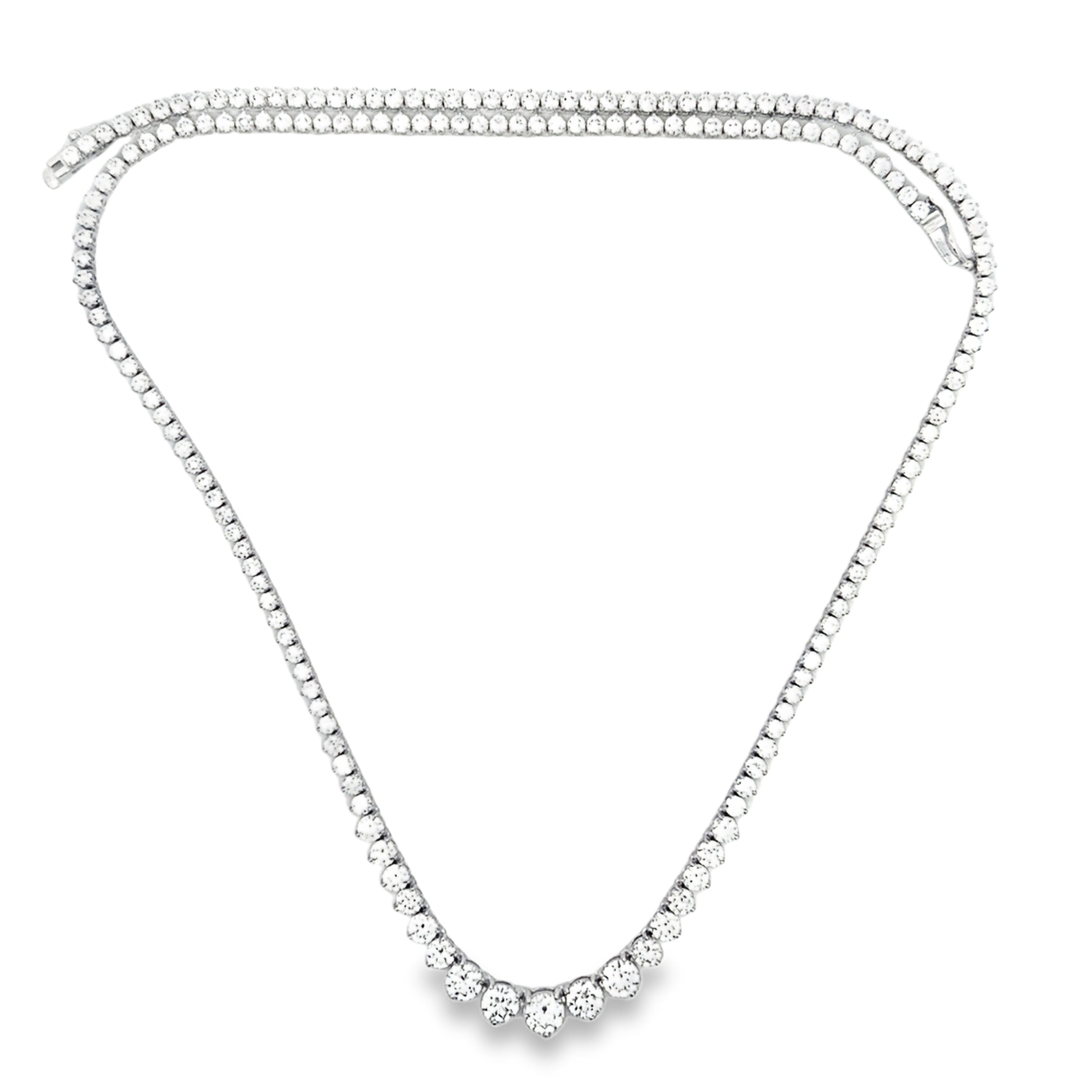 Graduated Lab Diamond Necklace 14K Gold Close-Up – Solomon Jeweler
